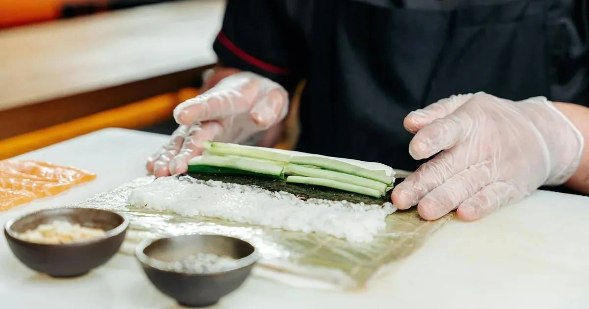 Sushi maison : techniques japonaises accessibles
